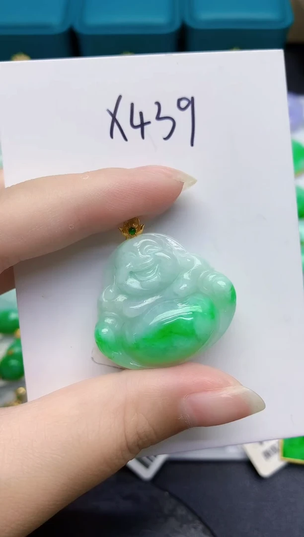 颈饰18K金镶嵌翡翠缅甸天然翡翠A货