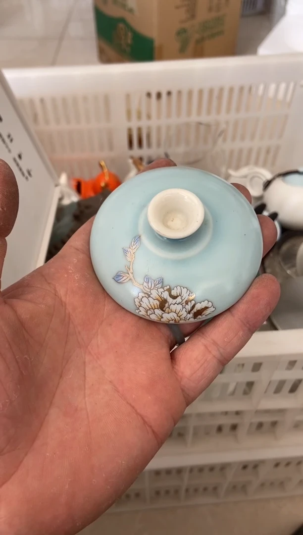 无运费险有瑕疵的摄影的产品有使用过的痕迹有点脏介意勿拍