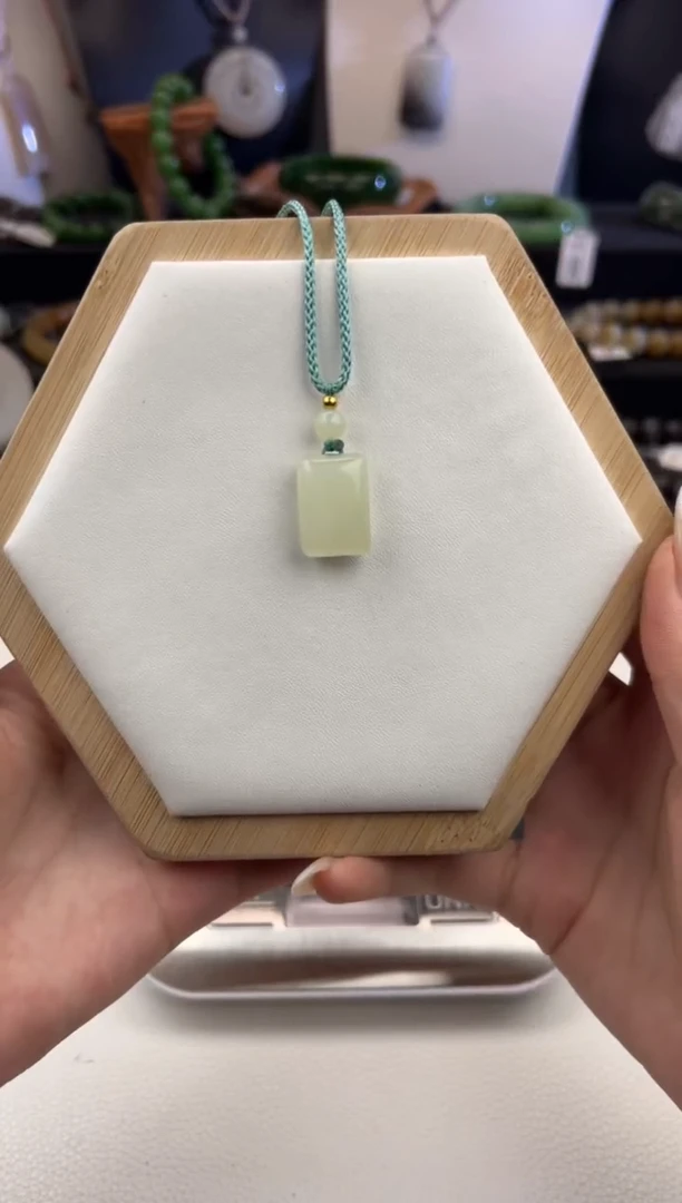 吊坠(不含链)未镶嵌和田玉99