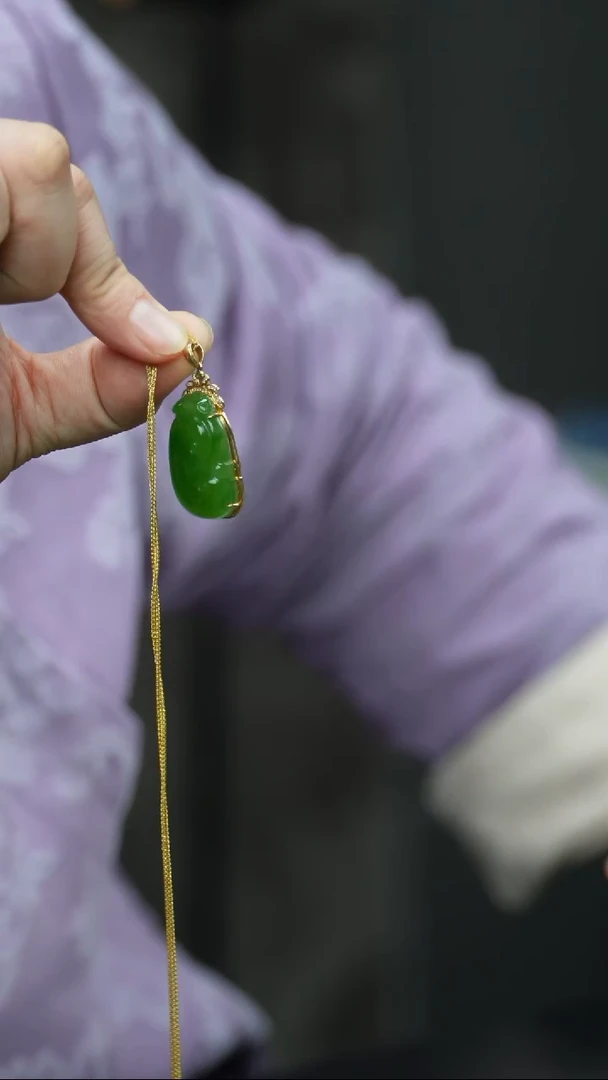 吊坠(赠链)18K金镶嵌和田玉1