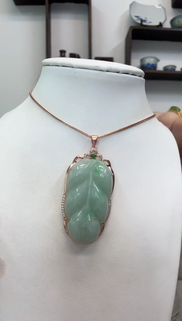 吊坠(赠链)银S925镶嵌翡翠叶子玫瑰边