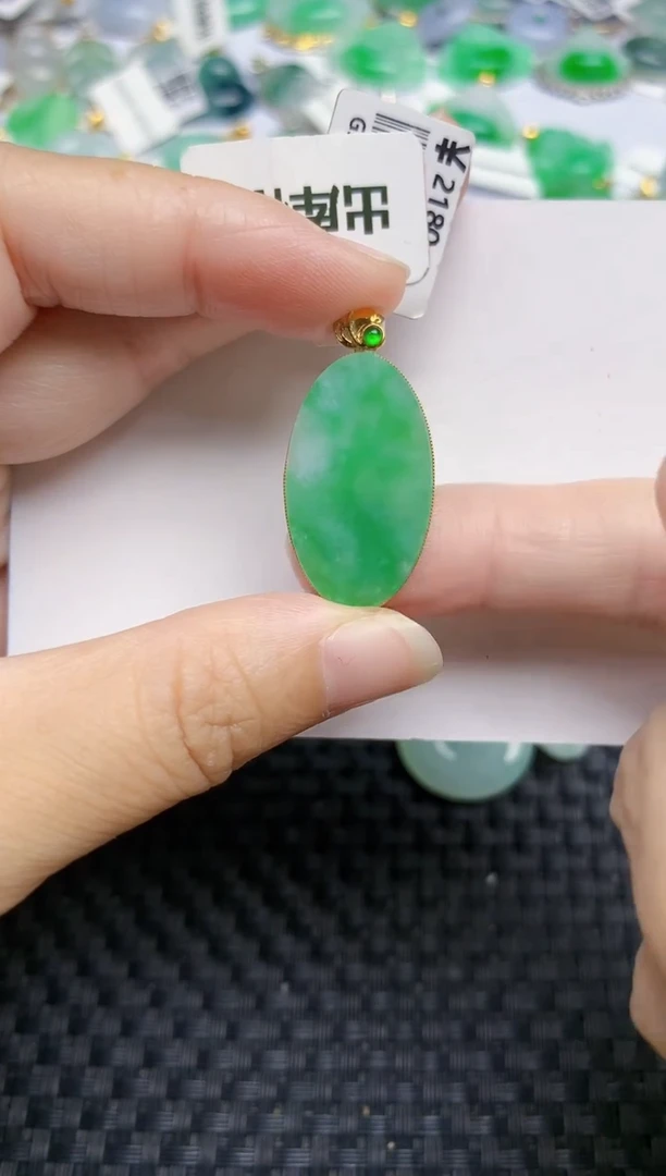 翡翠18K金镶嵌颈饰天然A货翡翠
