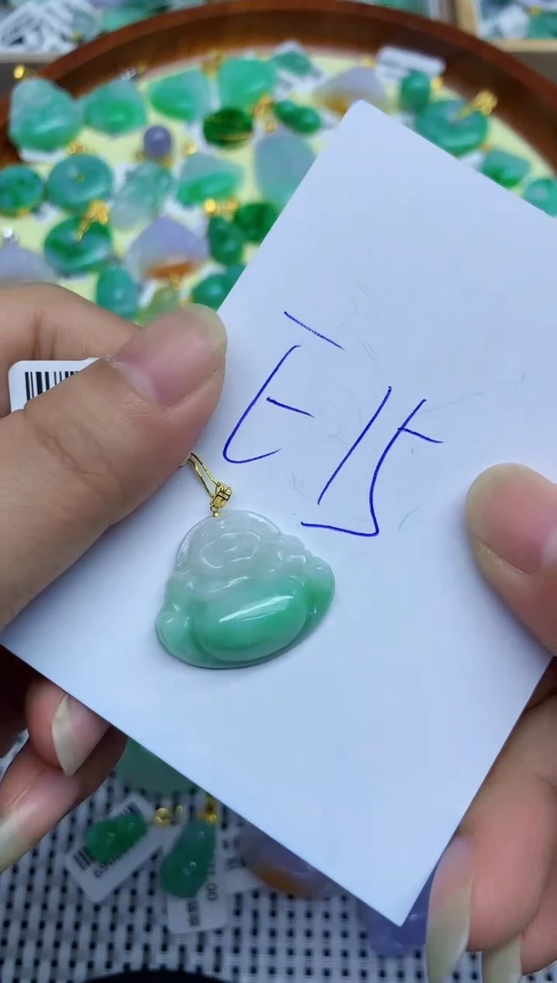 翡翠18K金镶嵌颈饰11111111