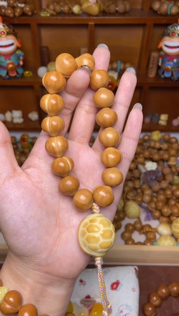 手串猴头核桃柯基屁桃高定富甲手持