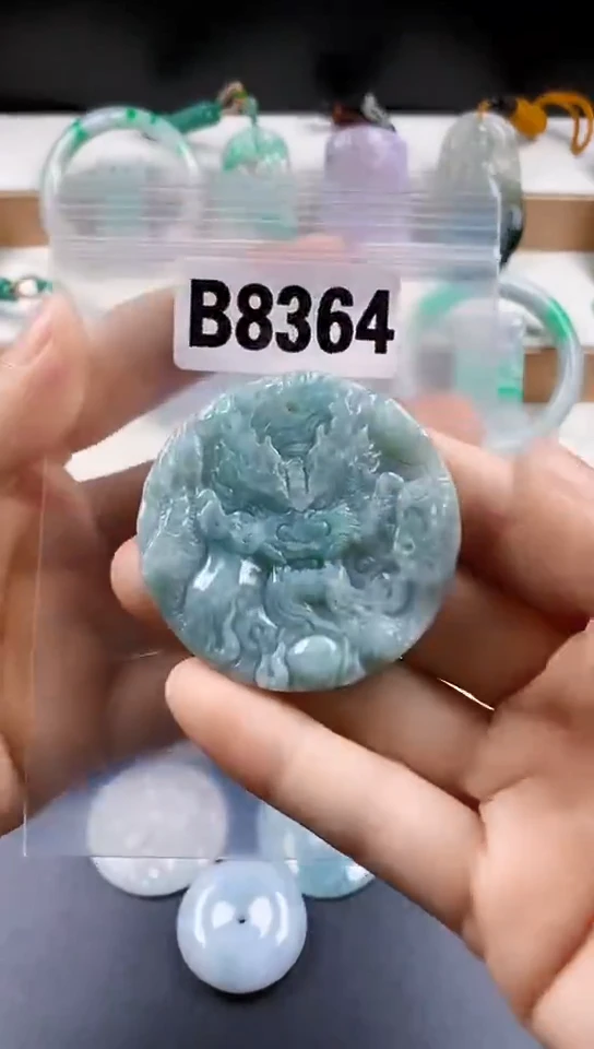 颈饰未镶嵌翡翠天然翡翠吊坠挂件