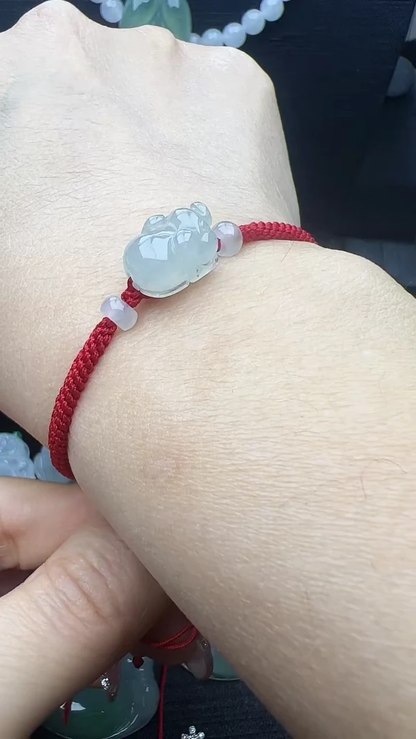【闪购商品】翡翠手串未镶嵌生肖猪手串