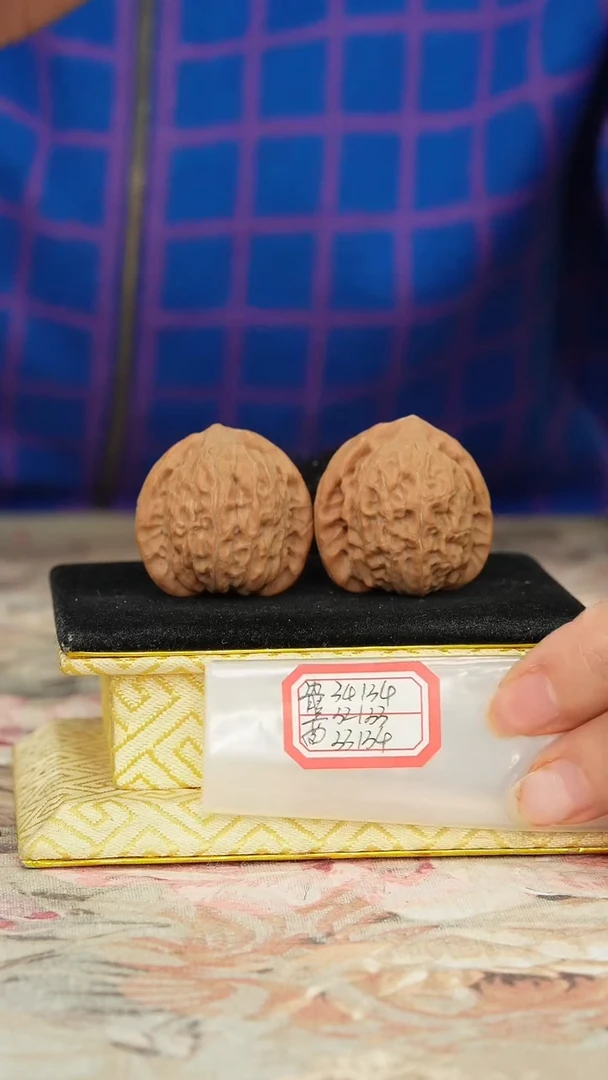 【闪购商品】文玩核桃把件非嫁接将军帽