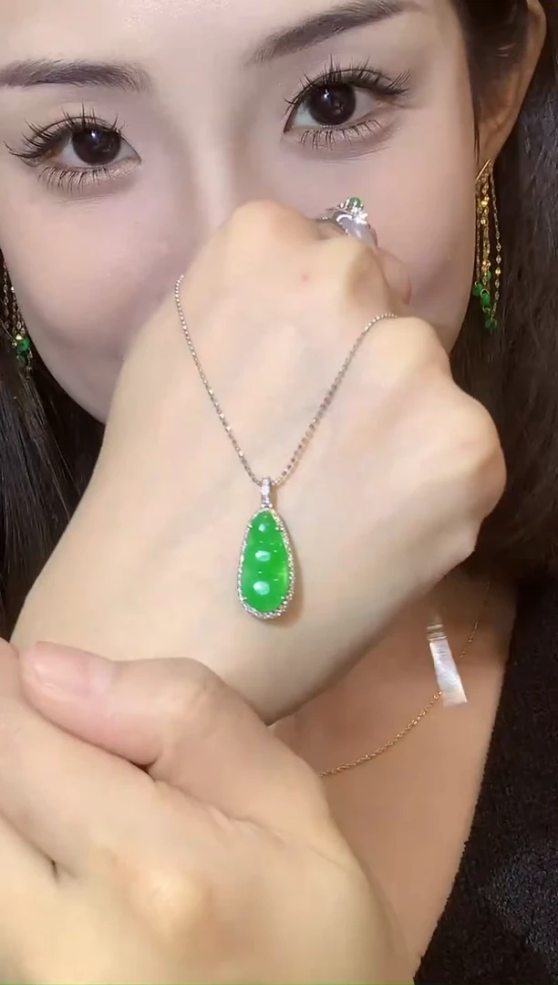 吊坠(不含链)18K金镶嵌翡翠A19