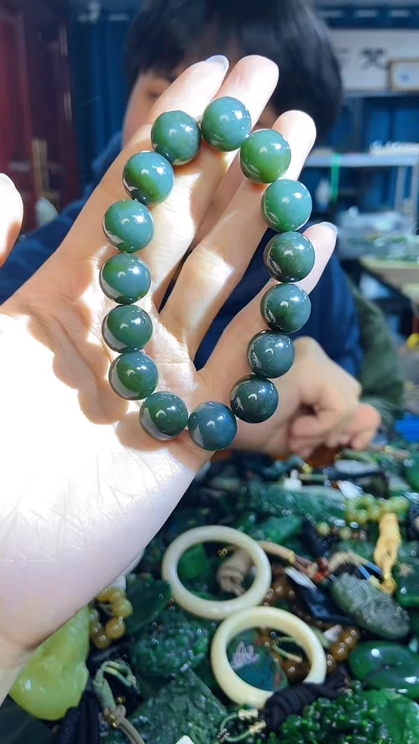 未镶嵌和田玉挂件1