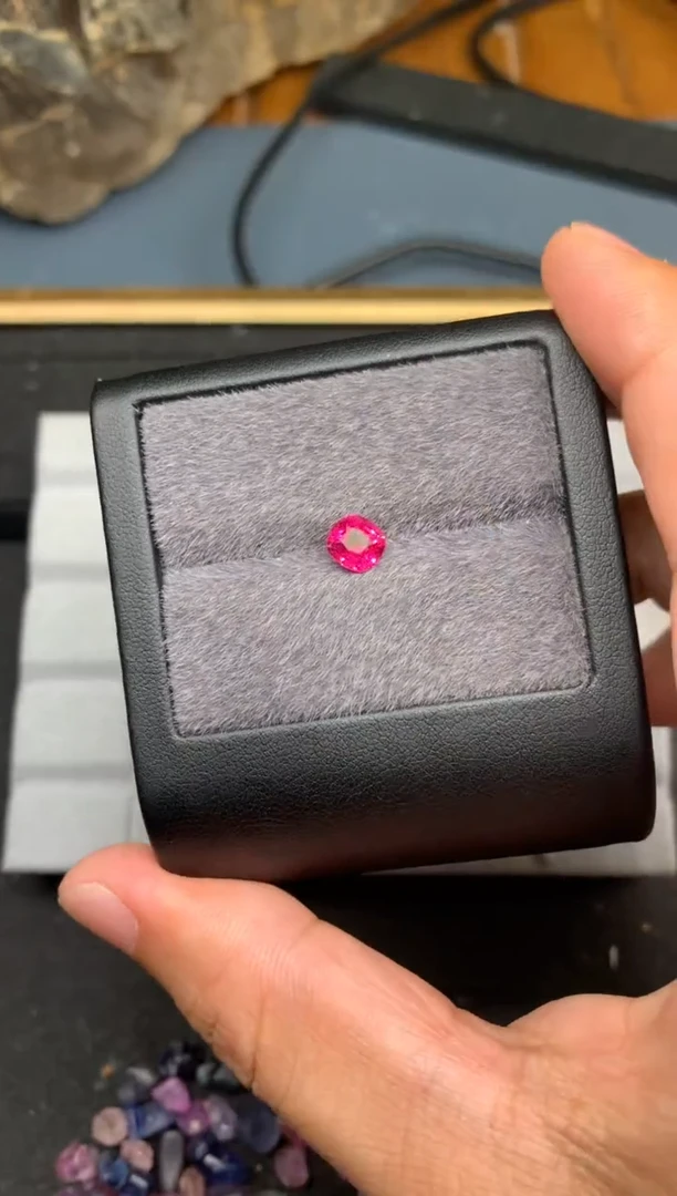 未镶嵌未镶嵌定制尖晶石太*1克拉绝地武士