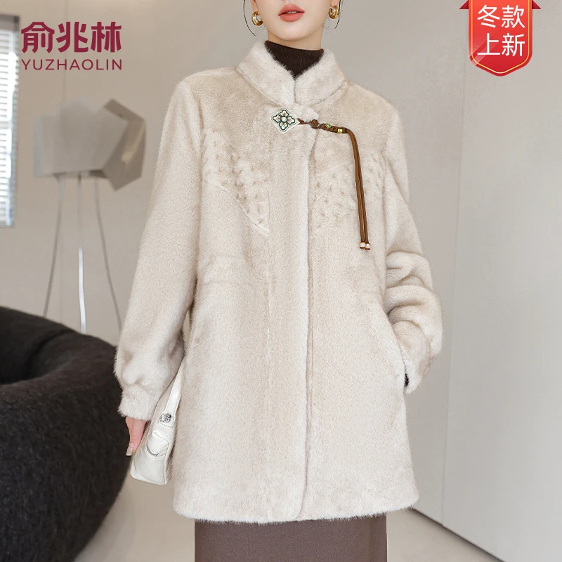 俞兆林25年装秋冬季新款洋气高贵水貂绒皮毛一体装中老年女装外套