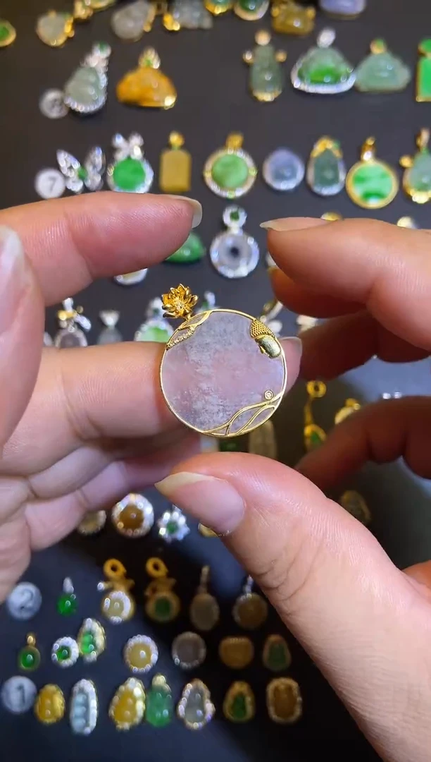 吊坠(不含链)18K金镶嵌翡翠柒***、1