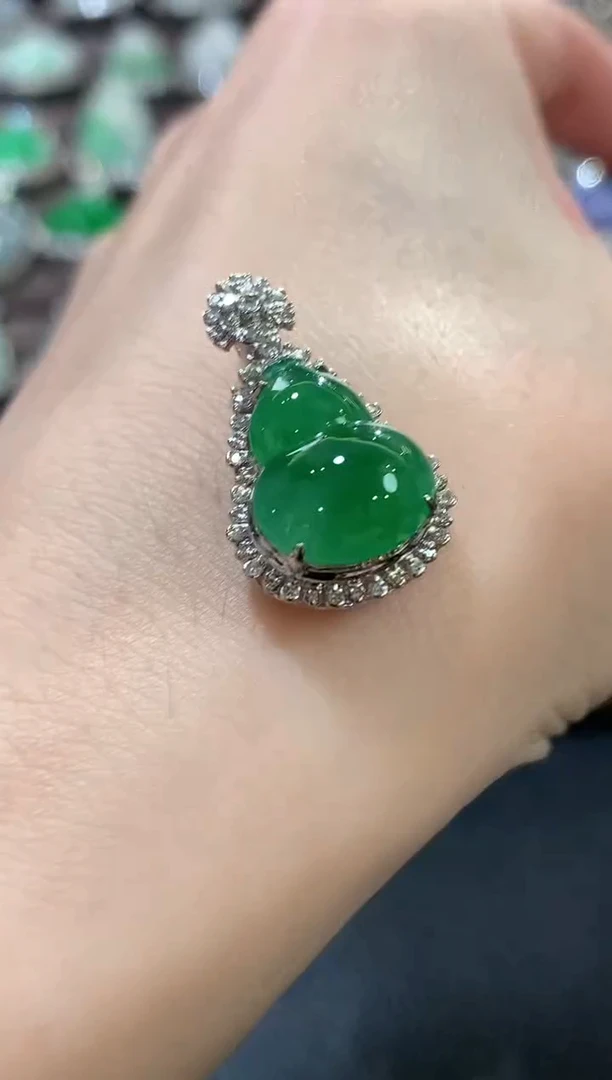 吊坠(不含链)18K金镶嵌翡翠a64