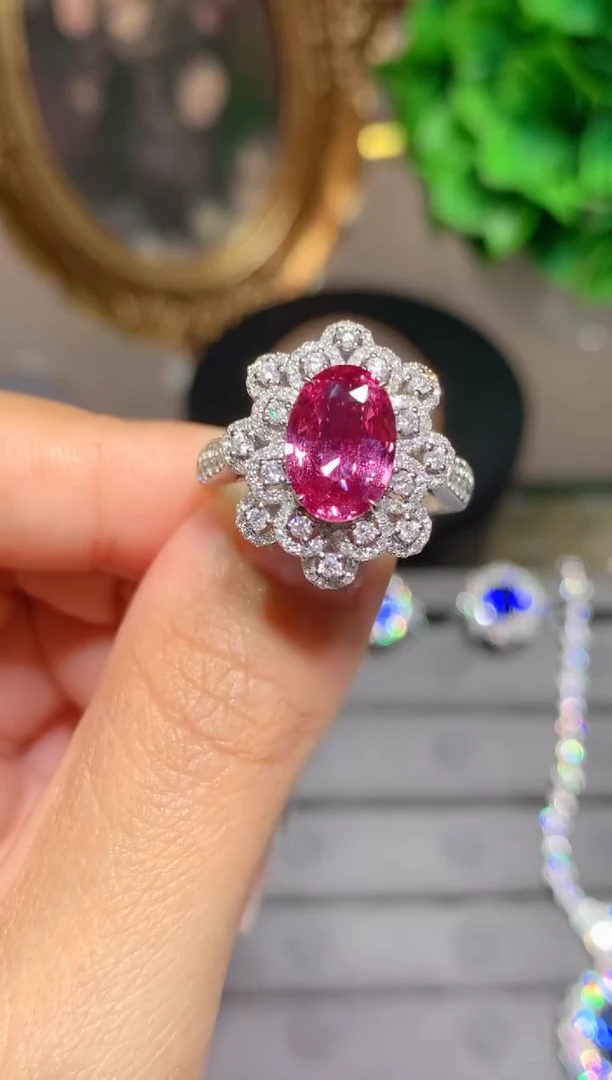 彩色蓝宝石戒指18K金镶嵌2.58CT