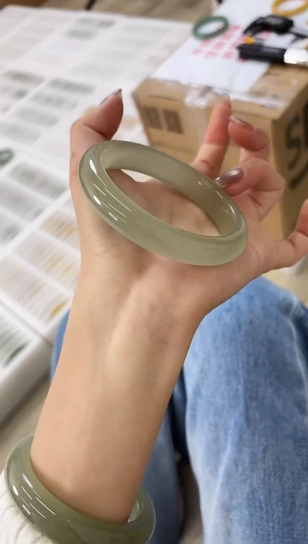 未镶嵌手镯石英质玉102-59D