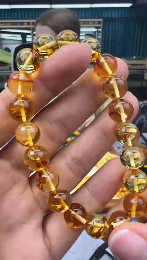 未镶嵌琥珀手链3秒拍号