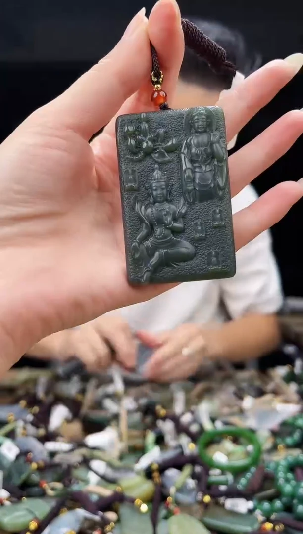 颈饰未镶嵌和田玉1