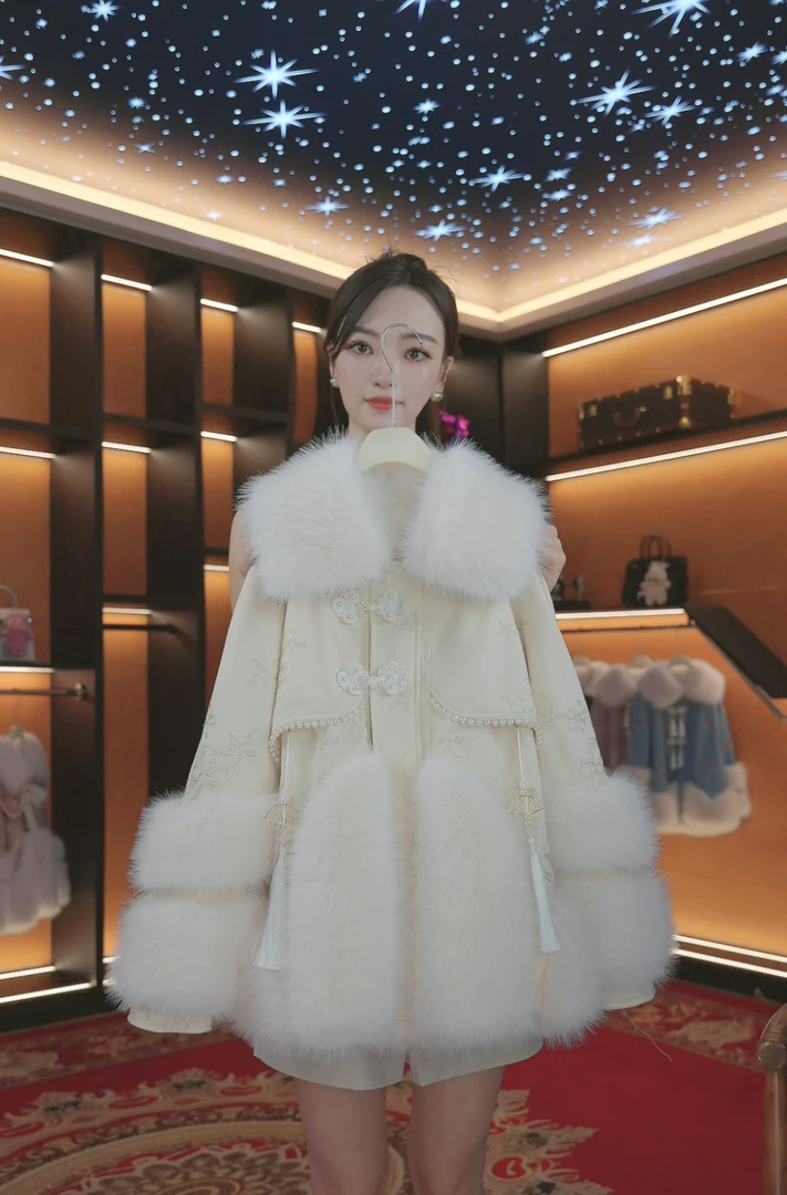 龙老板(白月光）2025冬季翻领时尚感轻奢保暖女装洋气外套25816