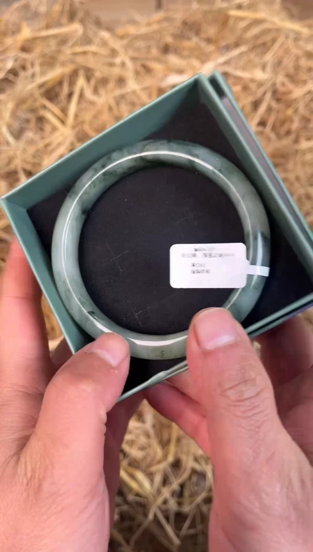 未镶嵌手镯石英质玉A-701