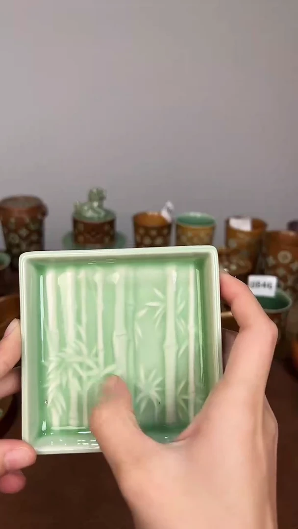 龙泉窑梅子青方小果盘