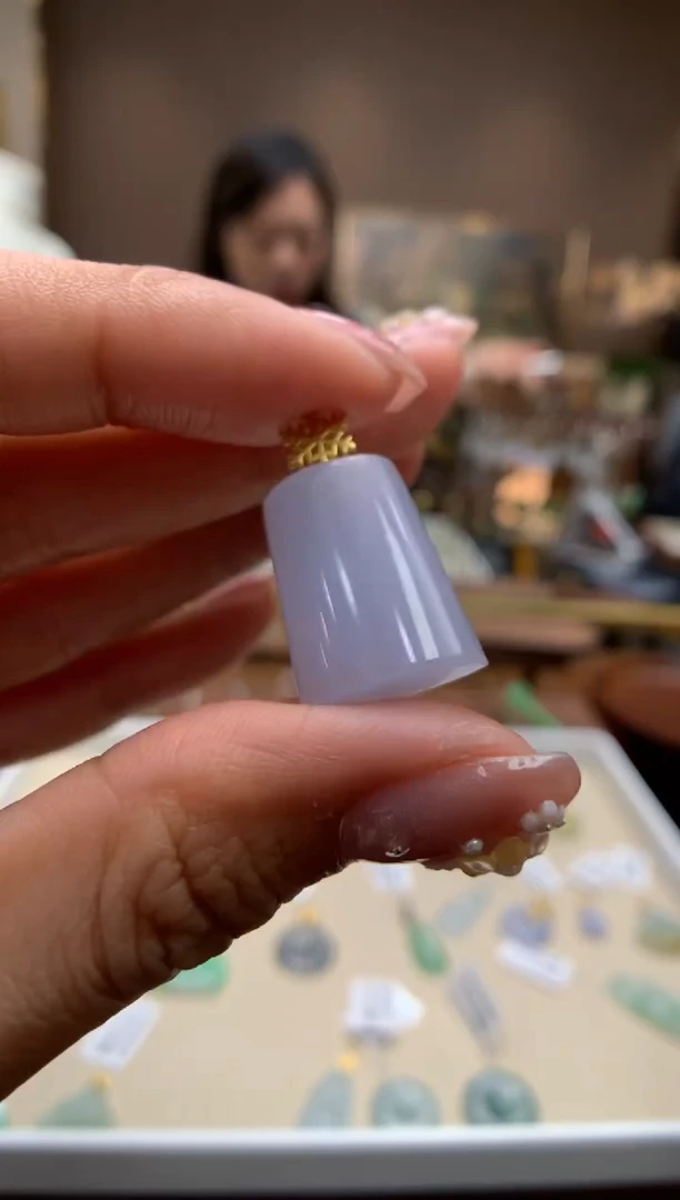 【闪购商品】翡翠颈饰未镶嵌无事牌