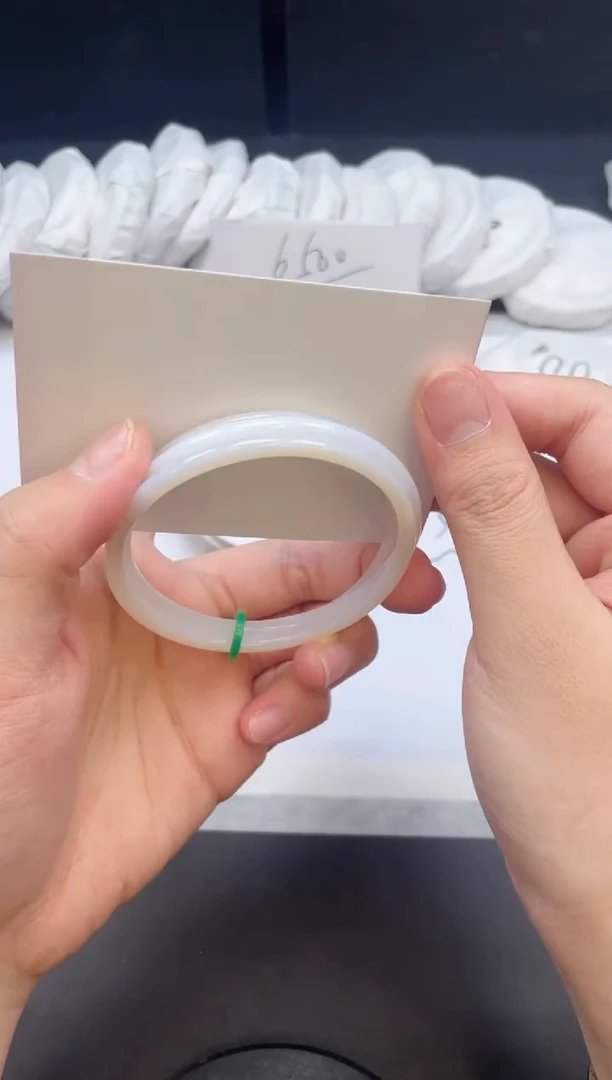 【闪购商品】石英质玉手镯未镶嵌49/55.2