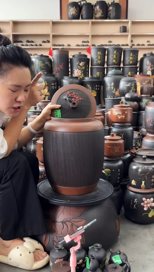 罐瑕疵 梅花四号水缸20升高44cm  韩  972