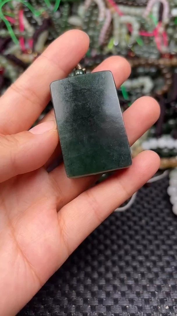 和田玉未镶嵌颈饰1