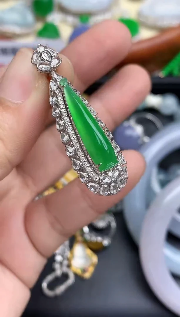 颈饰18K金镶嵌翡翠519-中国好珍宝