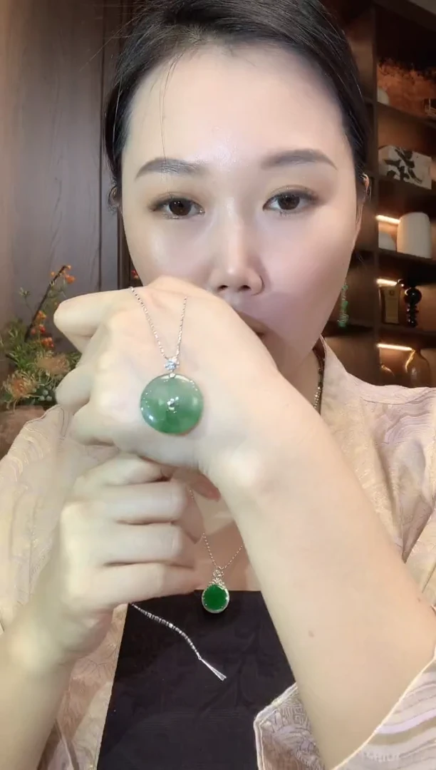 吊坠(不含链)18K金镶嵌翡翠a11