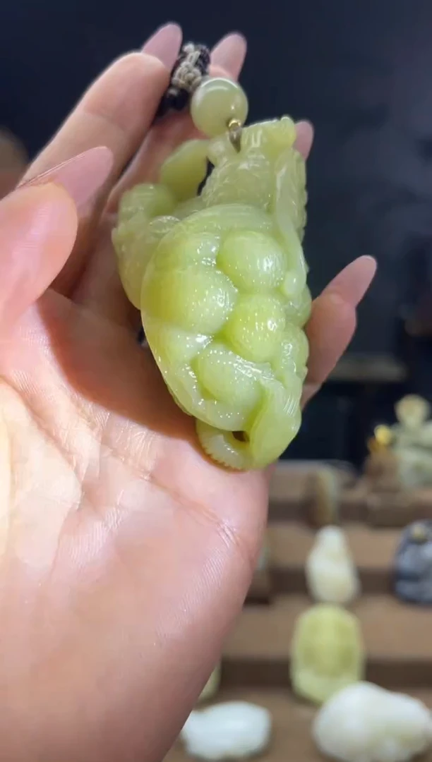 颈饰未镶嵌和田玉1