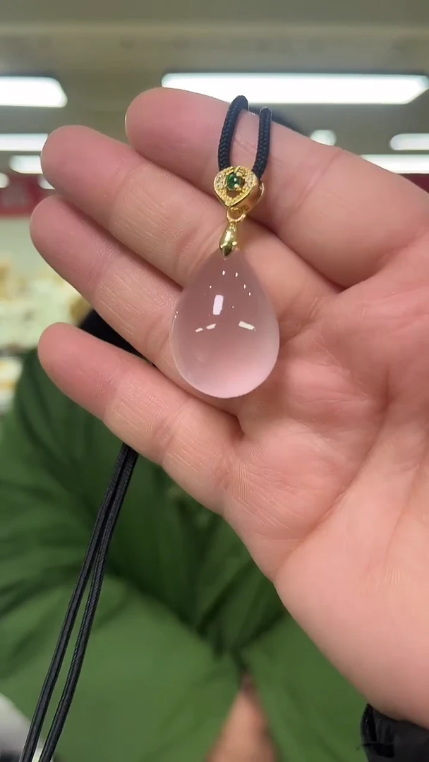 【闪购商品】芙蓉石吊坠(赠链)未镶嵌天然多样性发一