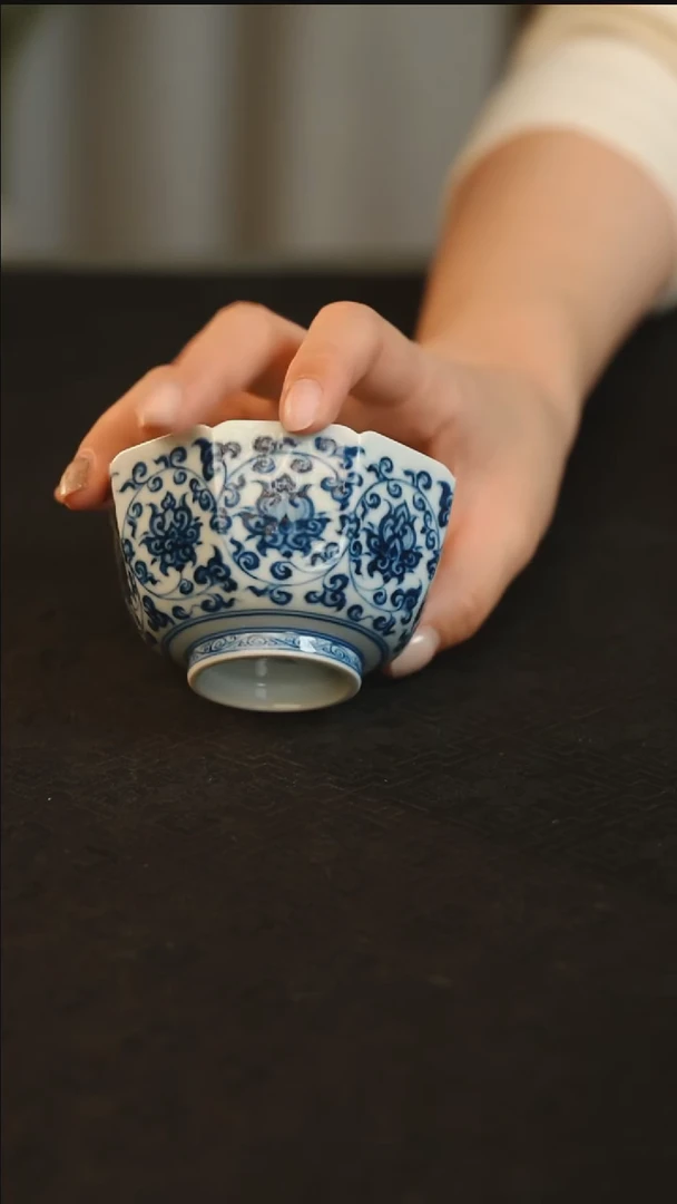 杯子瓷缠枝莲葵口八方杯100cc