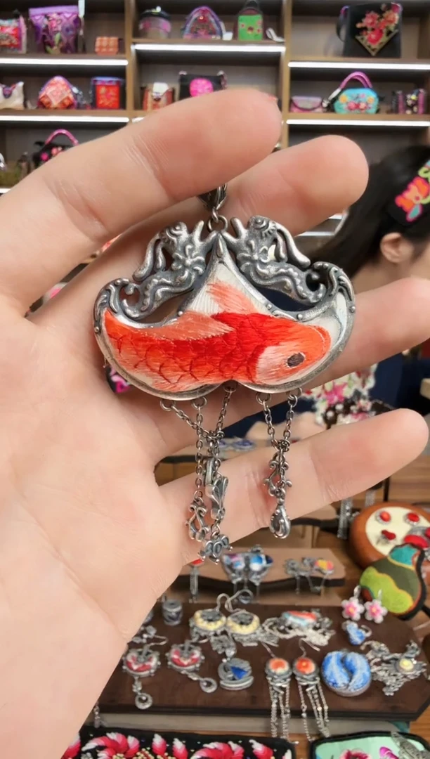 【闪购商品】织绣86蒙阿苏苗绣传承