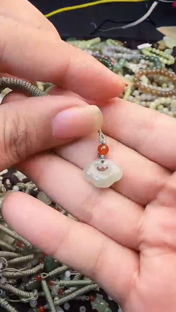 和田玉未镶嵌颈饰拍一发一