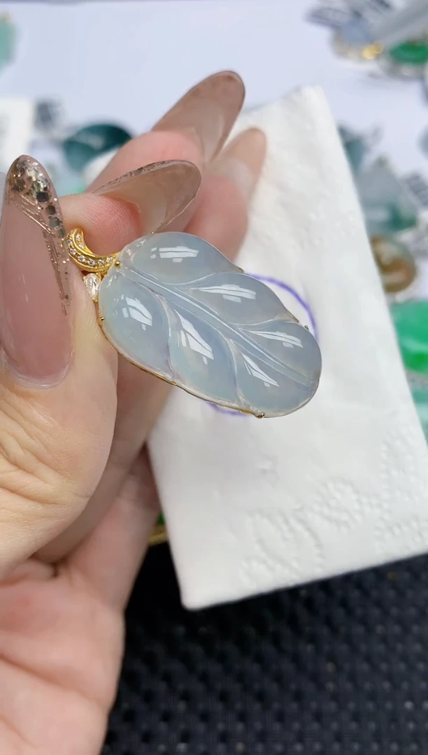 颈饰18K金镶嵌翡翠229   天然翡翠A货  百元以上9米证书费自理