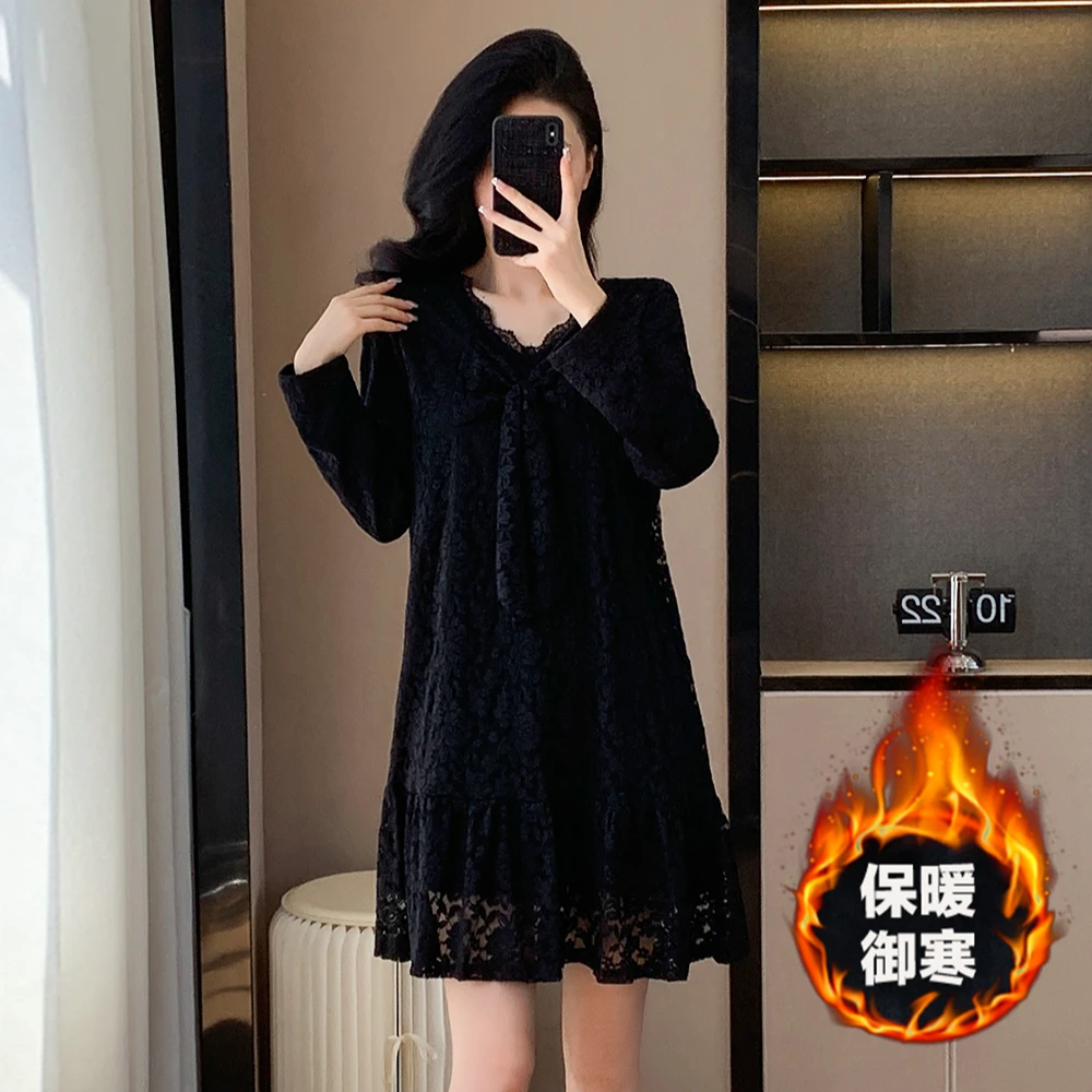 大码女装2025冬季时尚新款胖mm蕾丝加绒加厚减龄蝴蝶结打底连衣裙