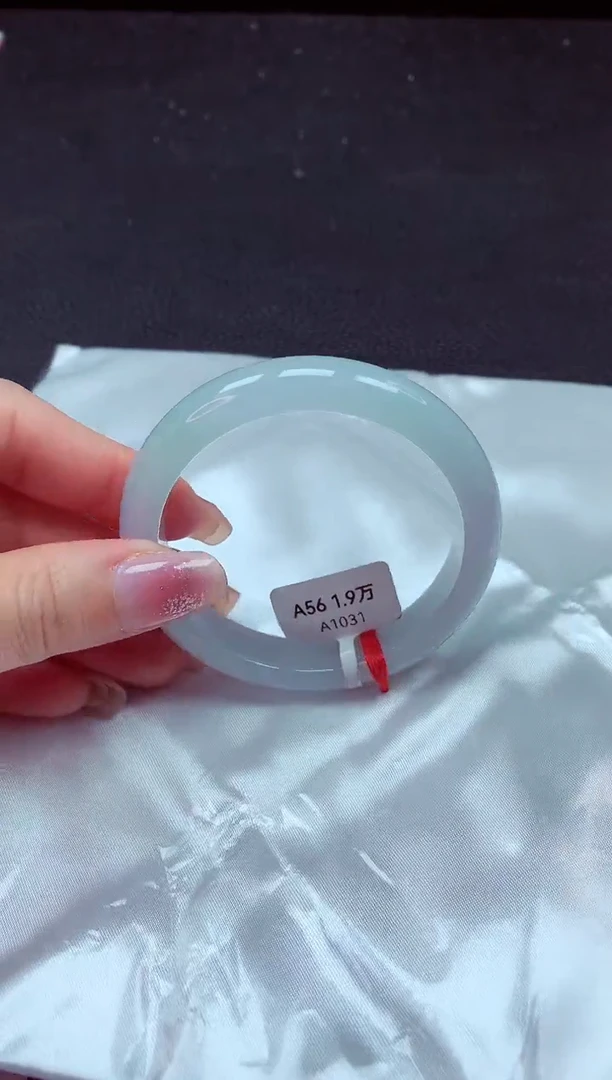 【闪购商品】翡翠手镯未镶嵌镯子56+