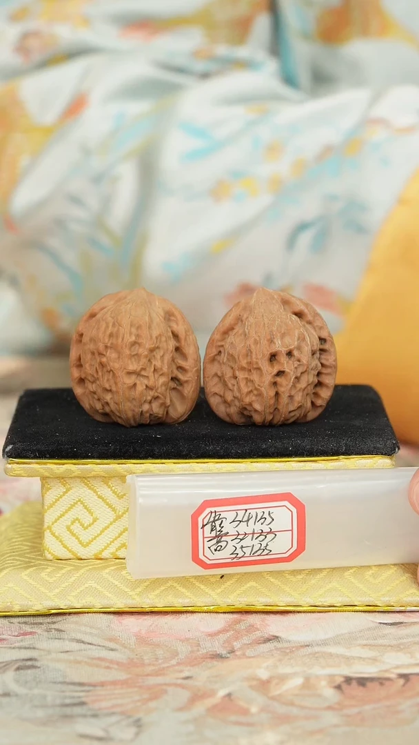 【闪购商品】文玩核桃把件非嫁接将军帽