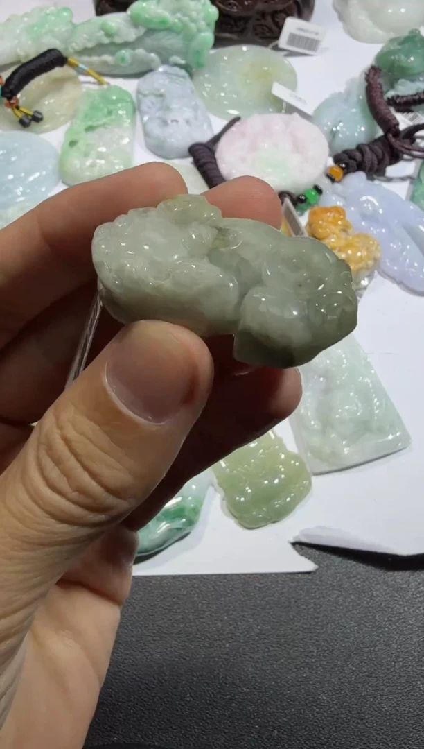 【闪购商品】翡翠颈饰未镶嵌00010660