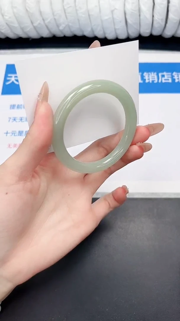 未镶嵌手镯石英质玉50-52.5DY