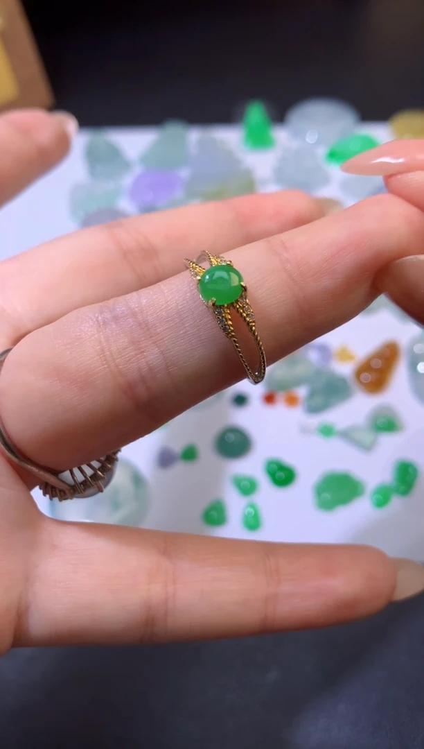 颈饰未镶嵌翡翠净货