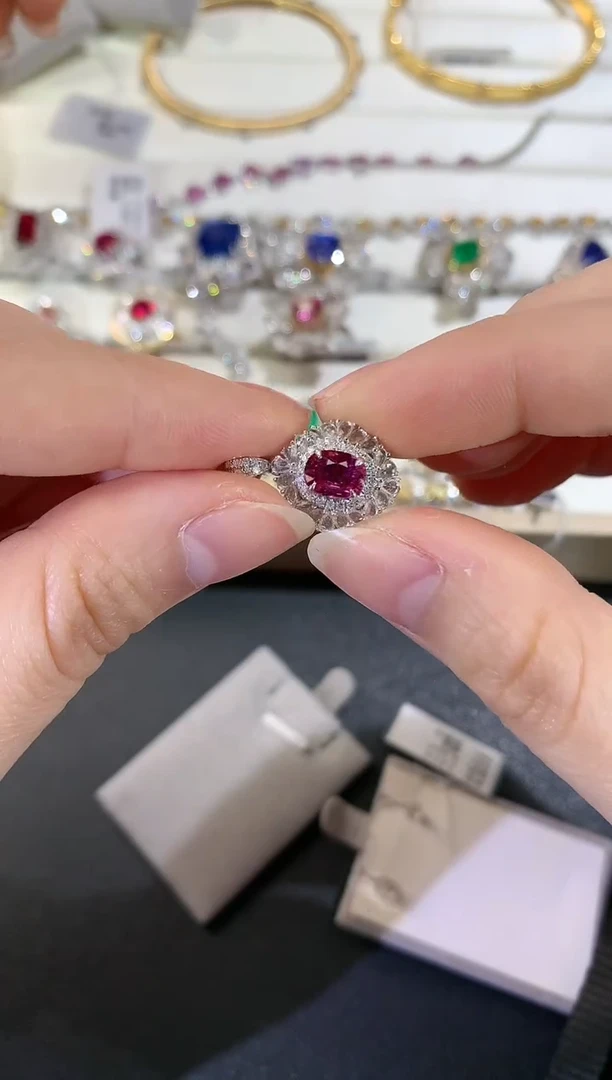 【闪购商品】彩色蓝宝石吊坠18K金镶嵌R338|6980