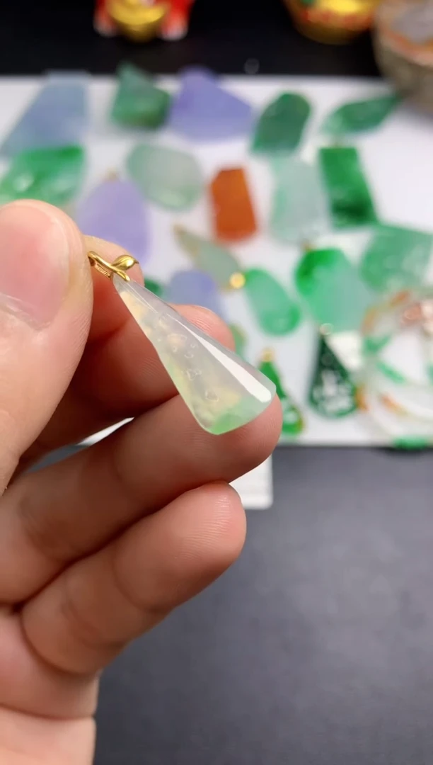 颈饰银S925镶嵌翡翠