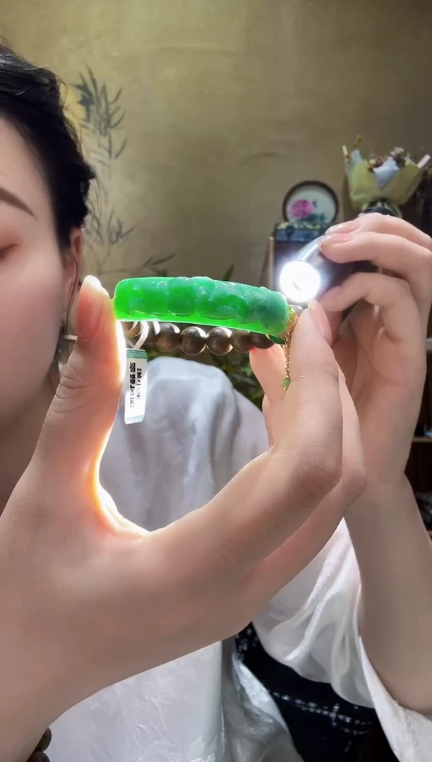 颈饰未镶嵌翡翠手牌