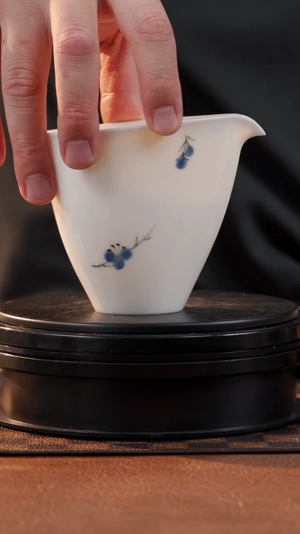 茶具L****n蓝梅花水滴公道杯@@DRT-002