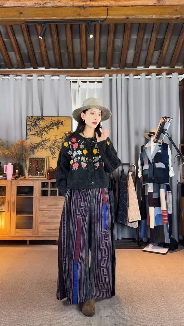 寒****)设计师款满绣裤子送280围巾