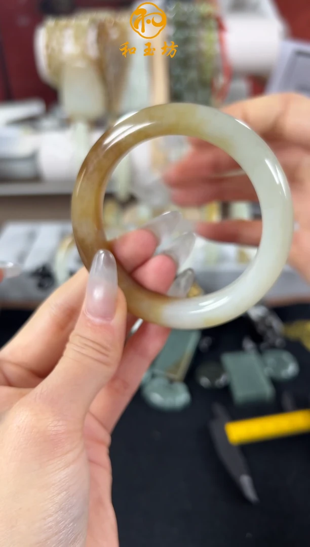 和田玉手镯未镶嵌和玉坊