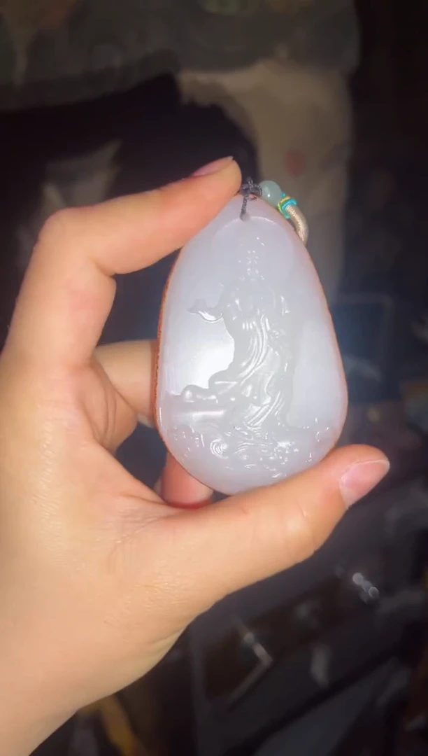 和田玉未镶嵌颈饰福利带皮观音牌一一一天兴优选
