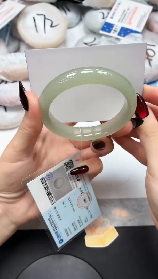 未镶嵌手镯石英质玉64/东陵56.6